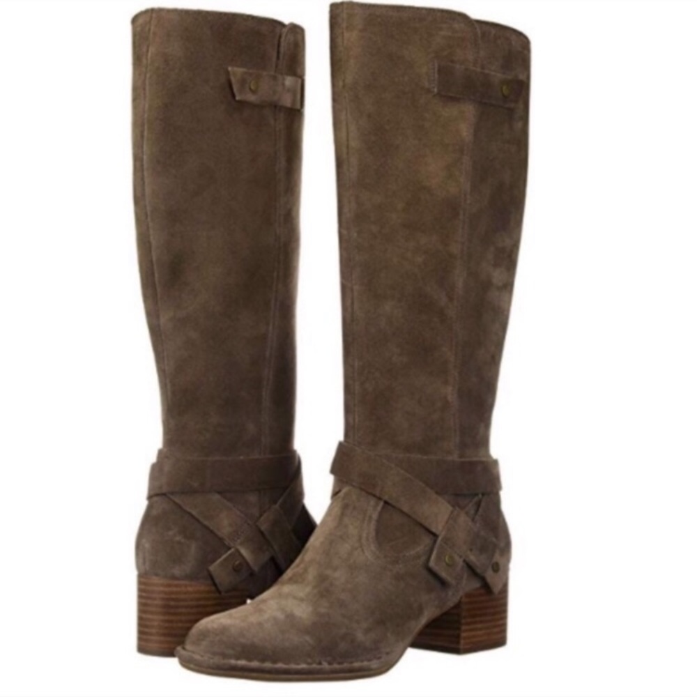 Ugg Bandara Boots Brown New In Box size 5